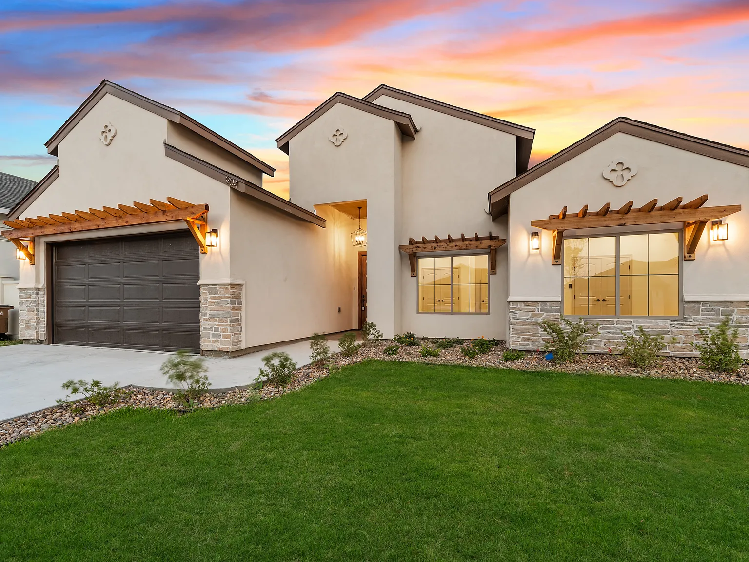 3 bed, 2.5 bath, 1663 sqft, $2,350 — Photo 1