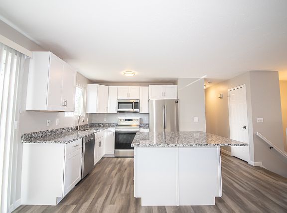 4th image of 1224 W Galilee Cir