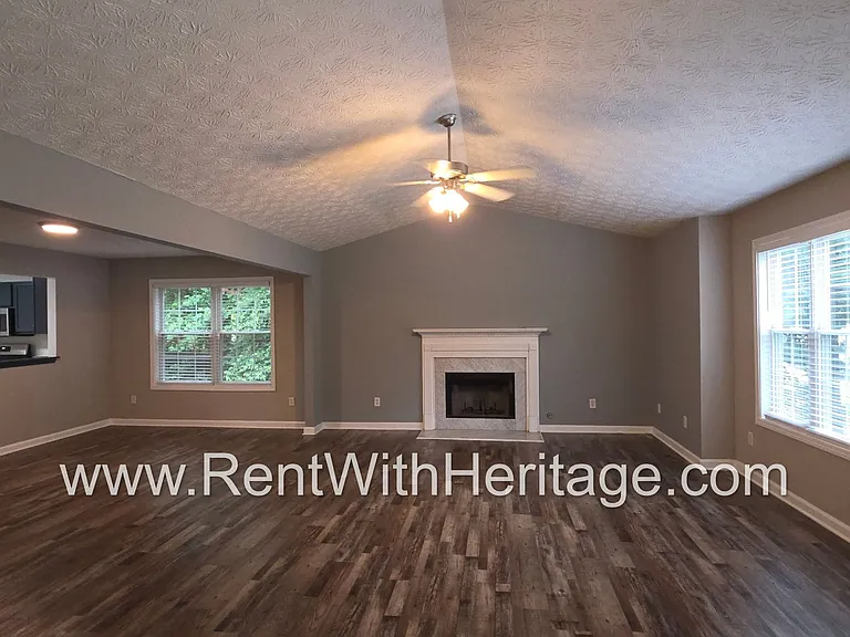 1550 Cedar Hl — Photo 7