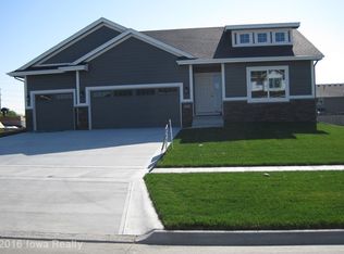 9441 Cedarwood Ct, West Des Moines, IA 50266
