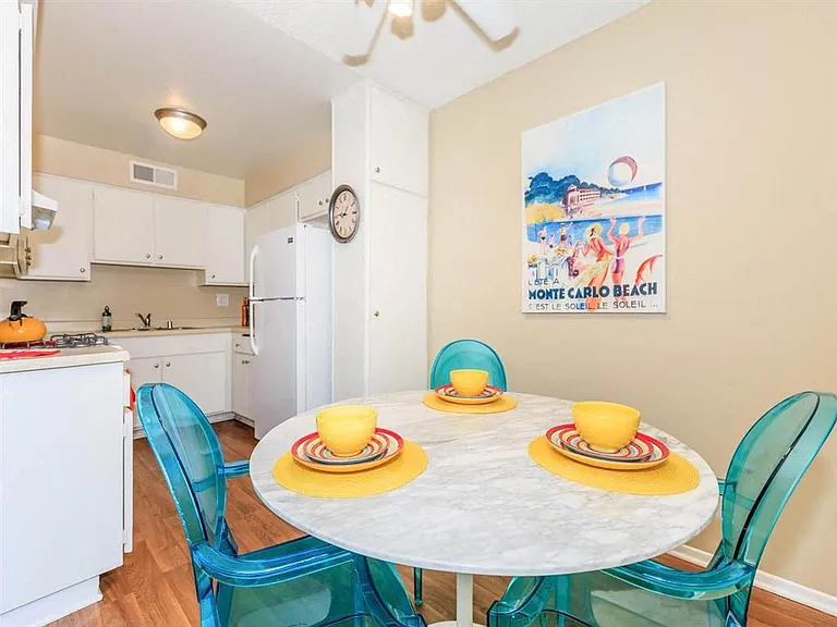 Mojave Blue Apartments — Photo 12