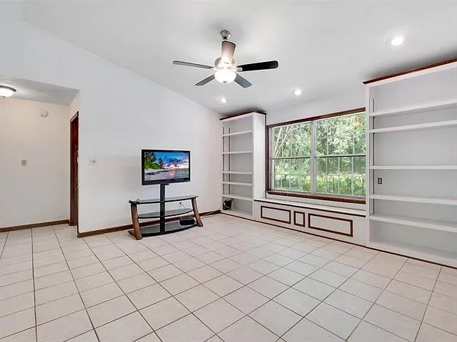 2216 Tuscavilla Rd — Photo 8