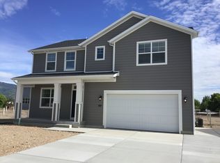 819 Grover Ct, Woods Cross, UT 84087