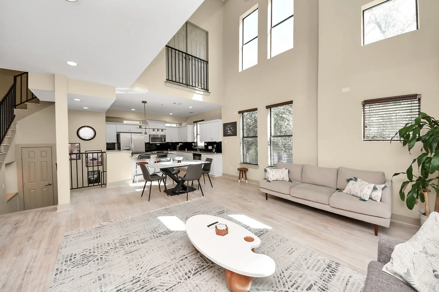 4 bed, 3.0 bath, $6,045 — Photo 1