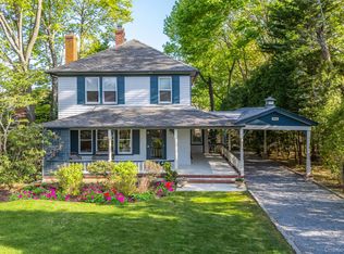 910 New Suffolk Ave, Mattituck, NY 11952