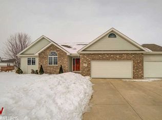 122 Cobham Ln, Sun Prairie, WI 53590
