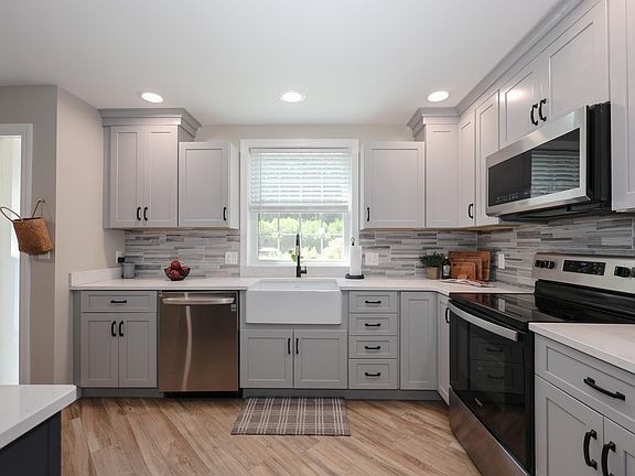 5th image of 1465 Hooksett Road #373
