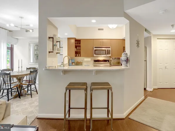 2400 Clarendon Blvd APT 105, Arlington, VA 22201