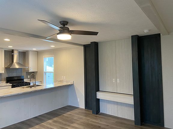 4th image of 264 Spruce Ave #264