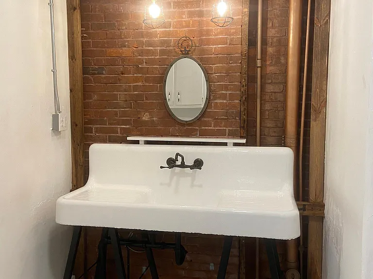 616 W Azeele St #1 — Photo 4