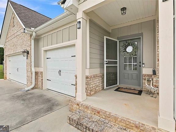 5th image of 155 Estancia Ln