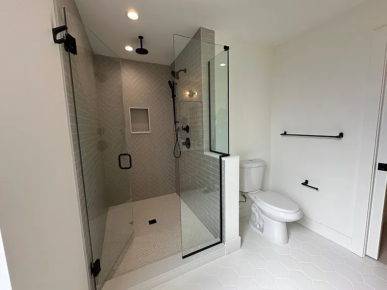 2615 44th Ave SW — Photo 8