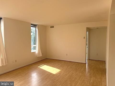 3rd image of 350 G St SW #525