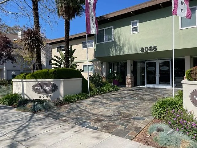 Wellsbury Apartment Homes — Photo 10