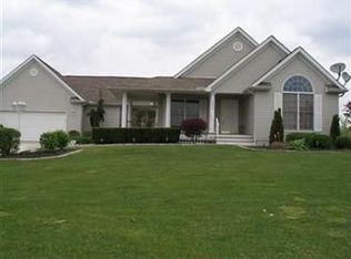 2075 Squirrel Run Ct, Mineral Ridge, OH 44440