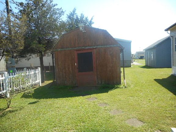 4th image of 8248 Sea Breeze Dr