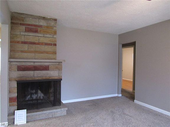 4th image of 47 Middleton Dr