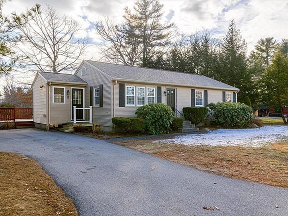 2nd image of 12 Friar Tuck Ln