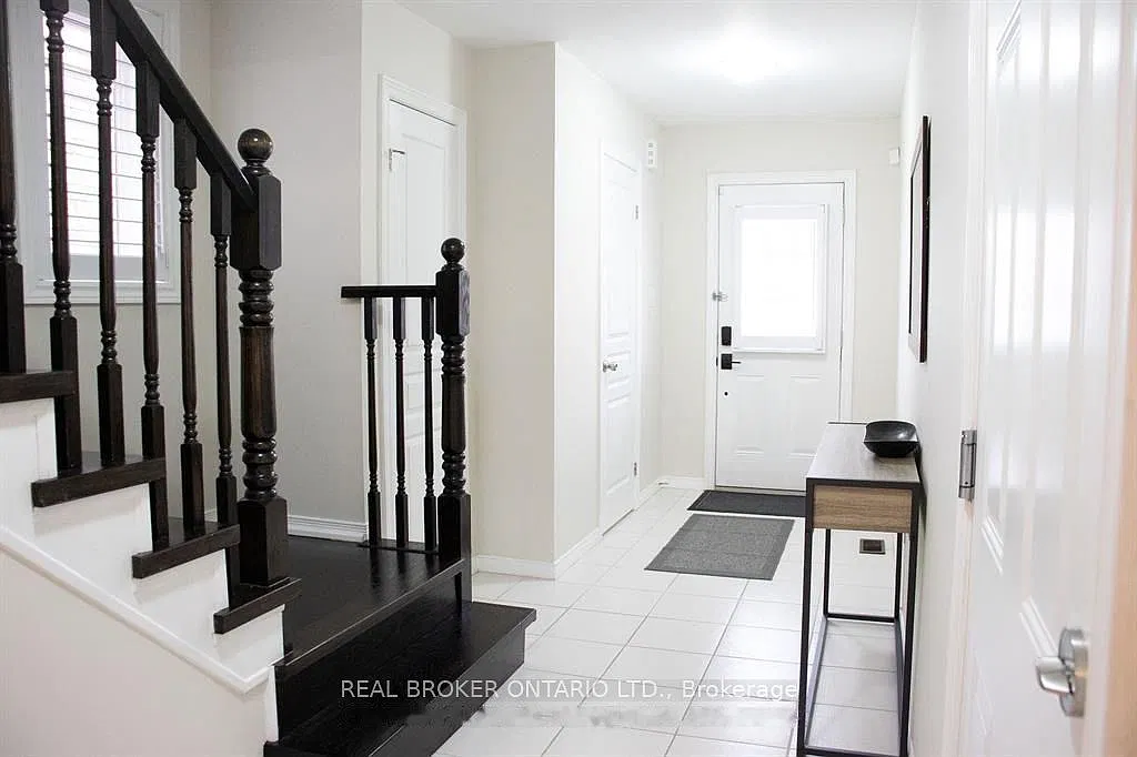 4 bed, $2,900 — Photo 4