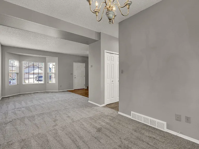 8720 Massey Cir — Photo 10