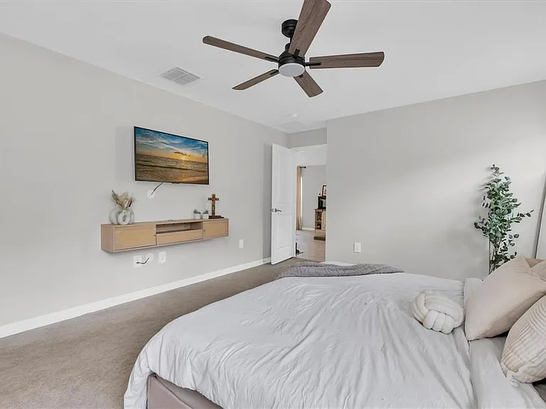 10155 Gentle Rain Dr — Photo 16