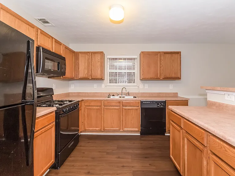 161 Rankin Cir — Photo 4