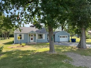 895 Schust Rd, Saginaw, MI 48604