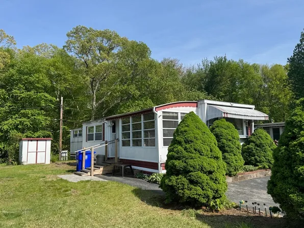 127 Mayflower Ave, Taunton, MA 02780