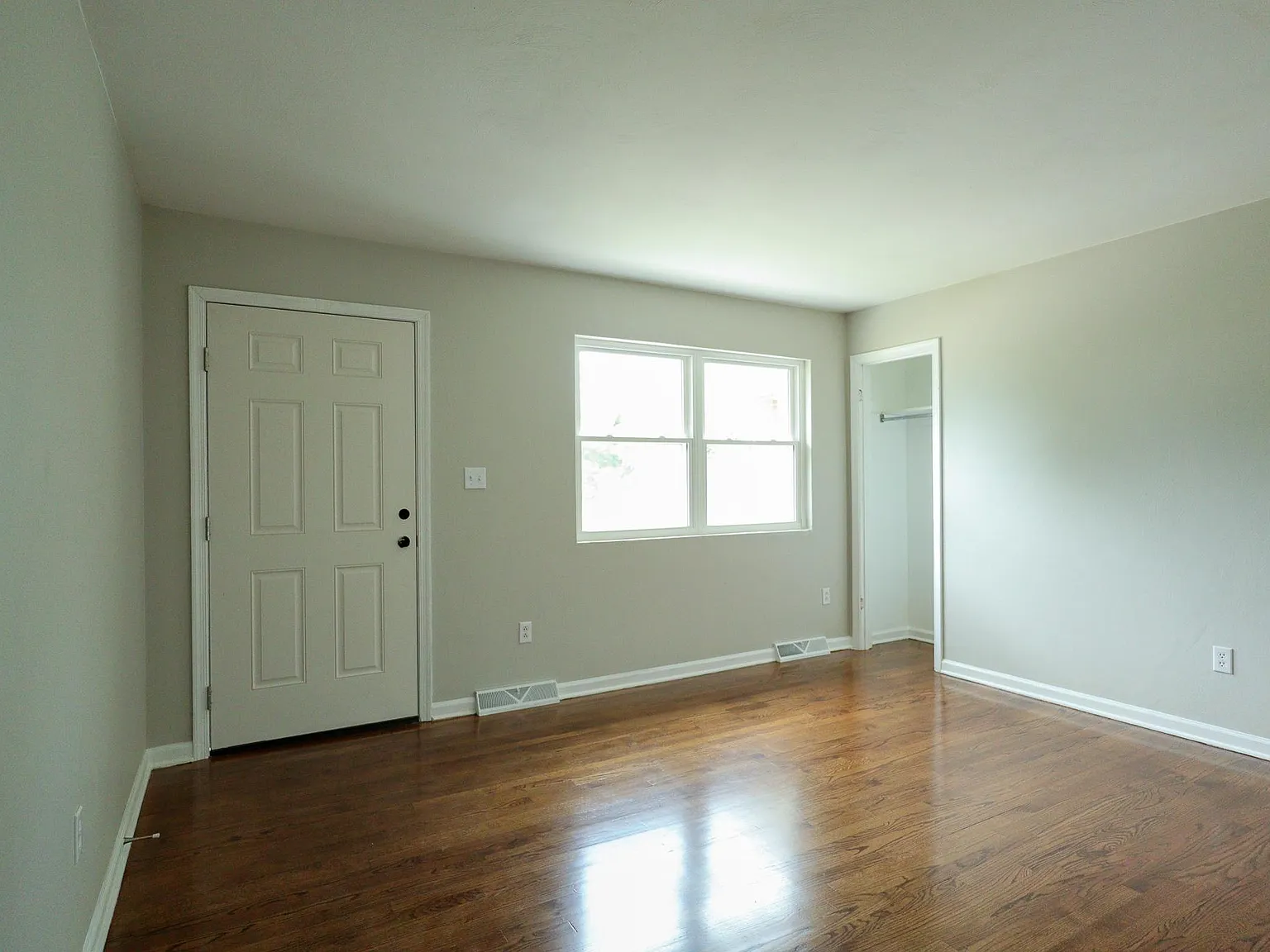 2 bed, 850 sqft, $1,249 — Photo 3