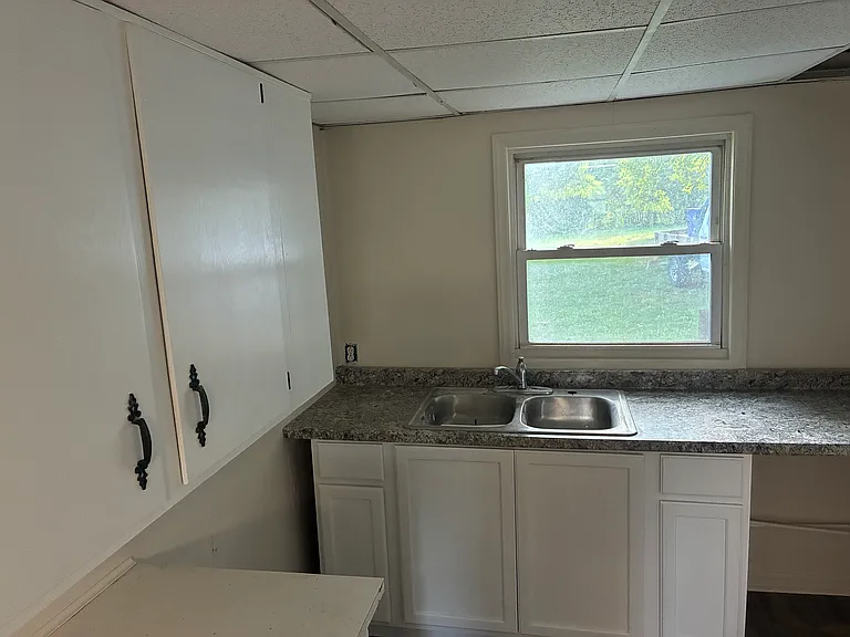 122 Ivydale Rd #B — Photo 5