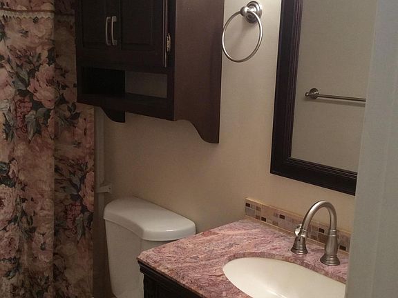 3rd image of 227 Crocker Dr APT C