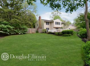 38 Fox Hunt Ln, Cold Spring Harbor, NY 11724