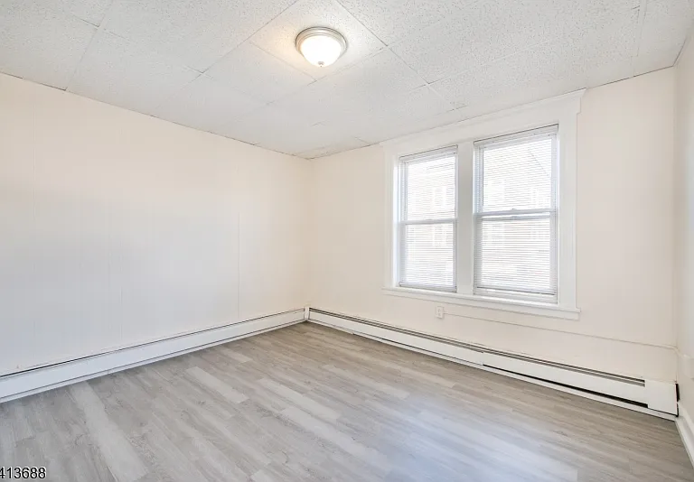 226 Franklin Ave #2R — Photo 6