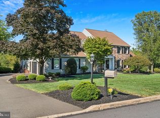 112 Brookside Dr, Holland, PA