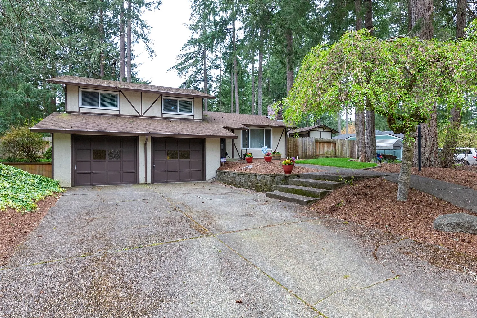 4314 Clearwater Drive SE photo 1