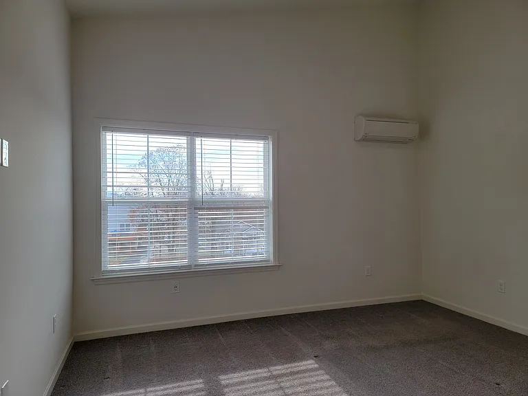4601 Commerce St #301 — Photo 14
