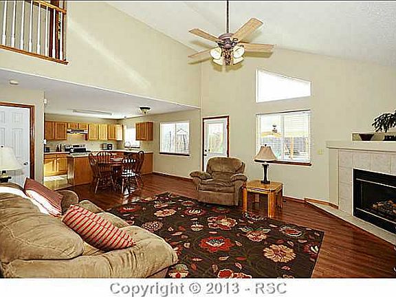 3rd image of 4911 Chariot Dr