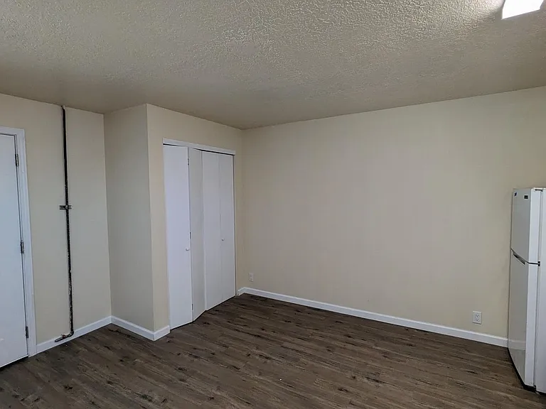 7600 Central Ave SE — Photo 2