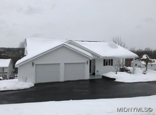 105 Chestnut Pl, New Hartford, NY 13413