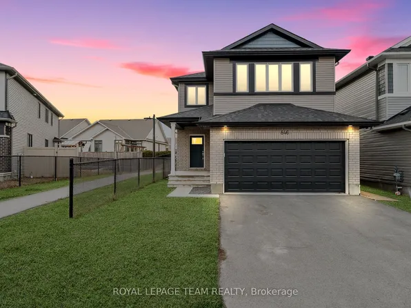 846 Sendero Way, Ottawa, ON K2S 2W9