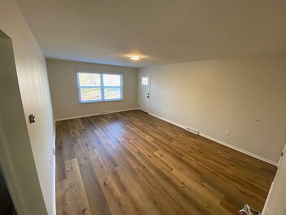 2nd image of 3896 Leonard St NE