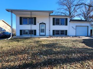 7013 S 78th St, La Vista, NE 68128