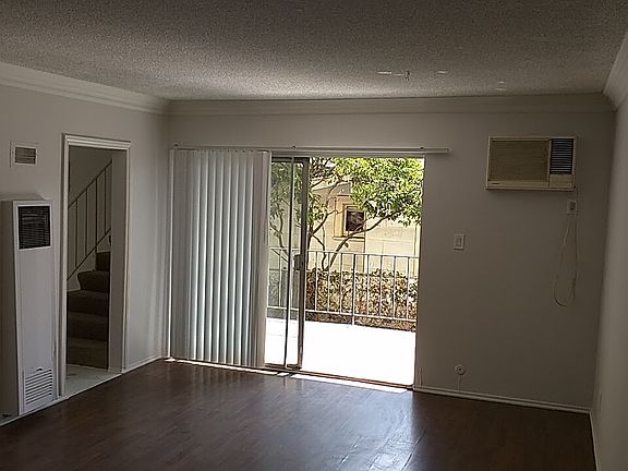 LIVINGBALCONY