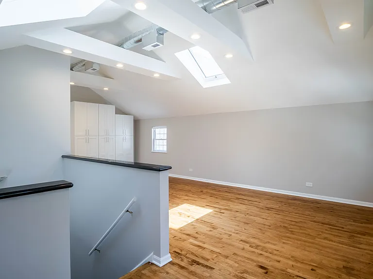 1063 N Wood St #PENTHOUSE — Photo 10