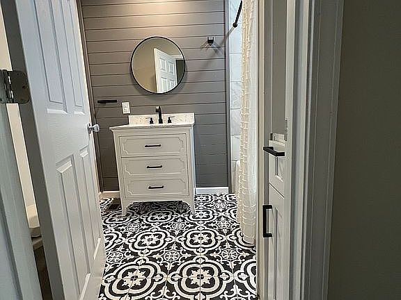 Guest bathroom | full bath