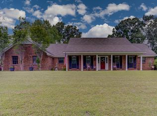 1003 Windy Lake Dr, Vicksburg, MS 39183