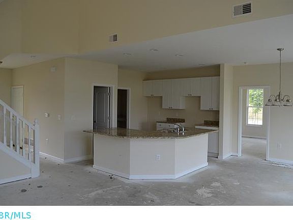 3rd image of 7811 Scioto Crossing Blvd