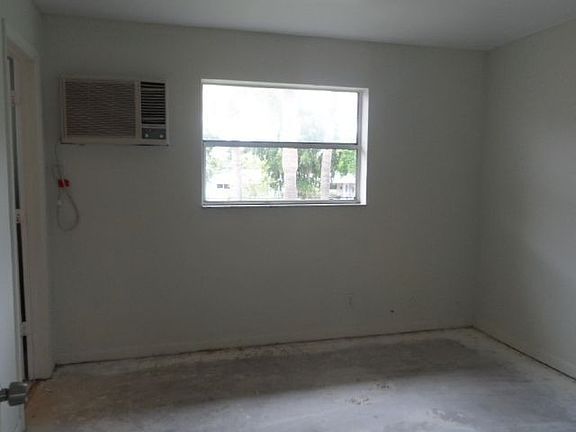 2nd image of 101 NE 41st St APT H126