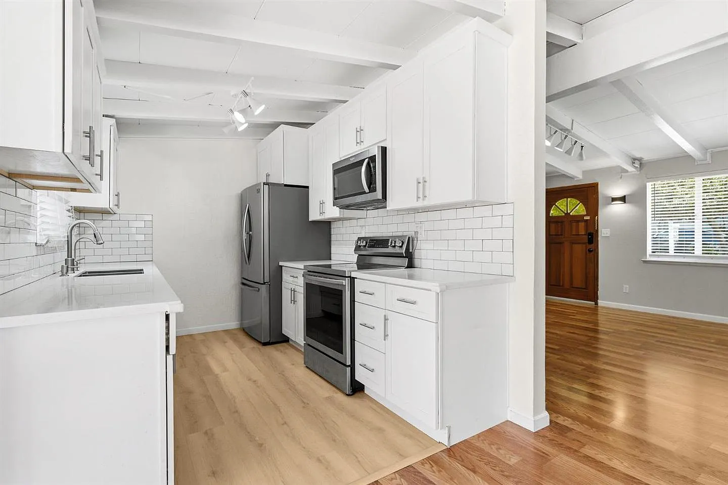 4 bed, 1114 sqft, $4,600 — Photo 4