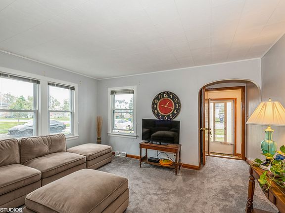 5th image of 142 Whitehall Ave